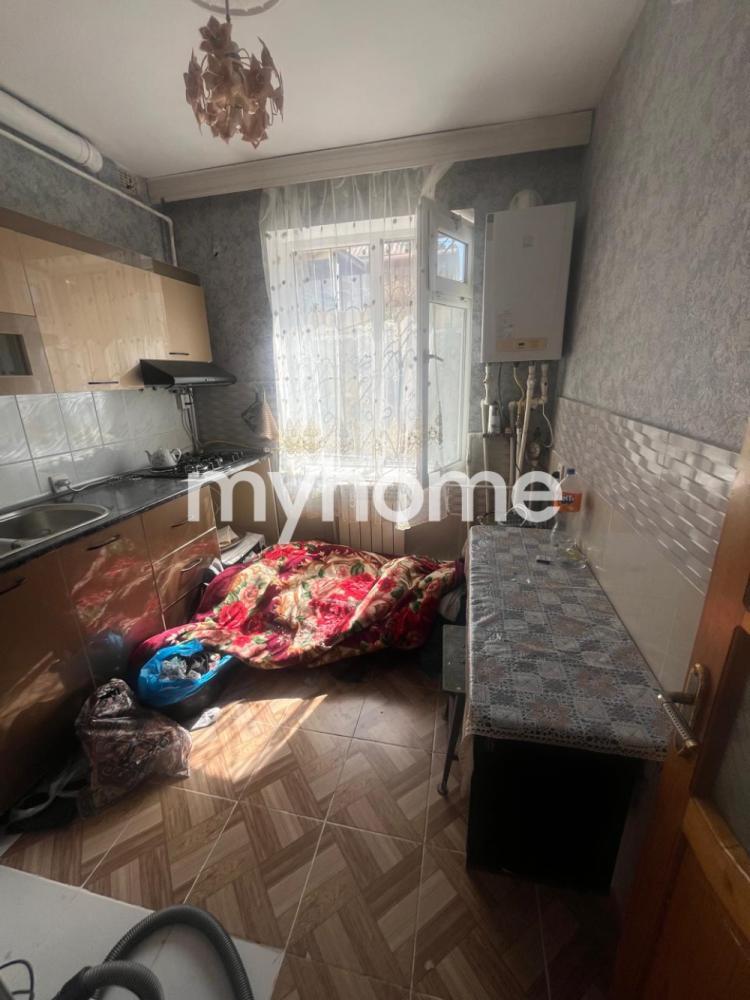  Binəqədi qəsəbəsində 50m² mənzil satılır