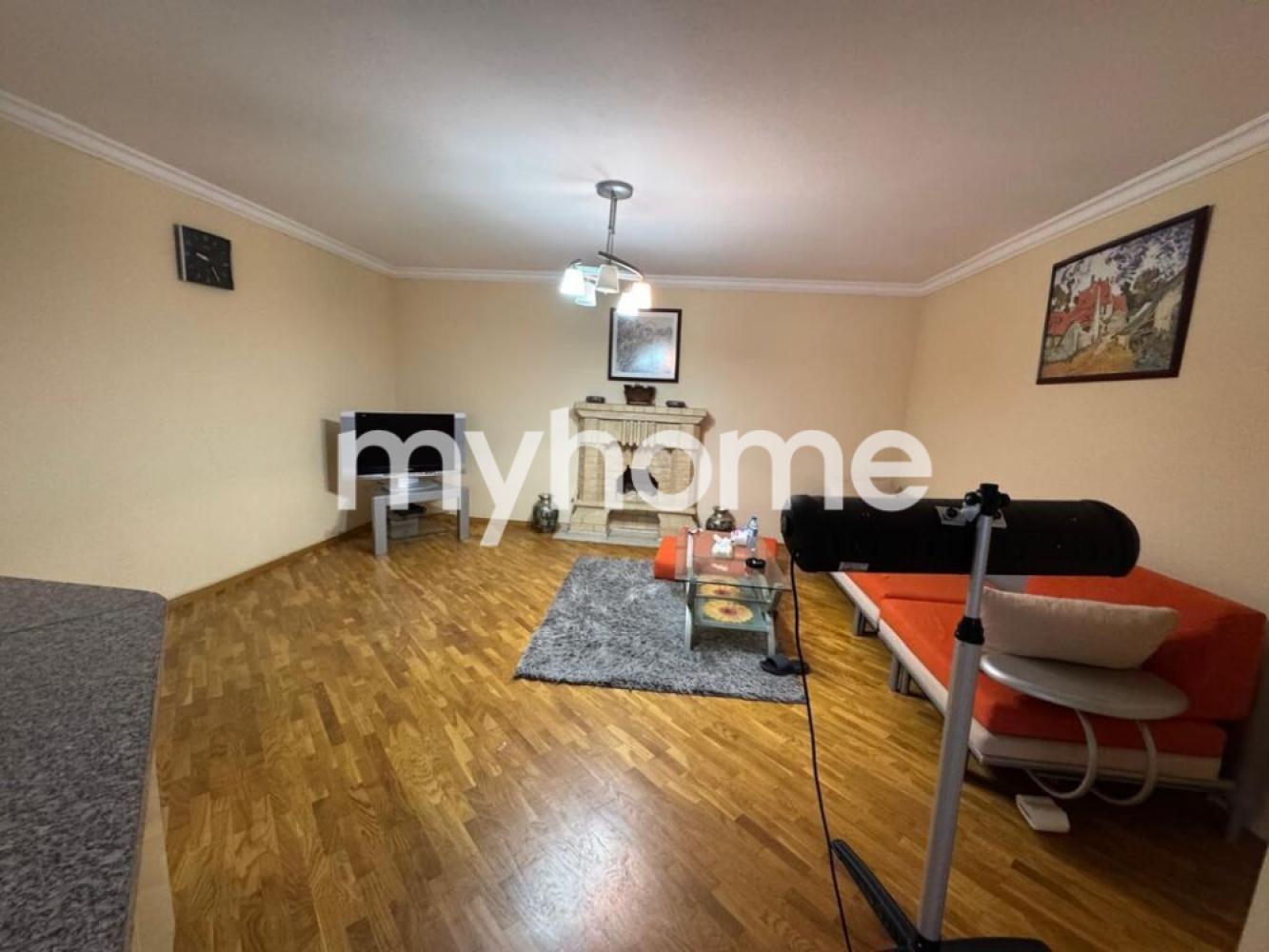  Səbail rayonunda 92m² mənzil satılır