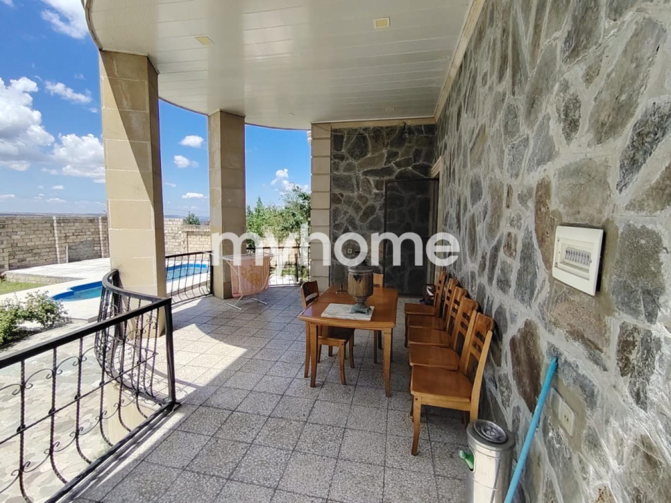  İsmayıllı şəhərində 200m² həyət evi satılır