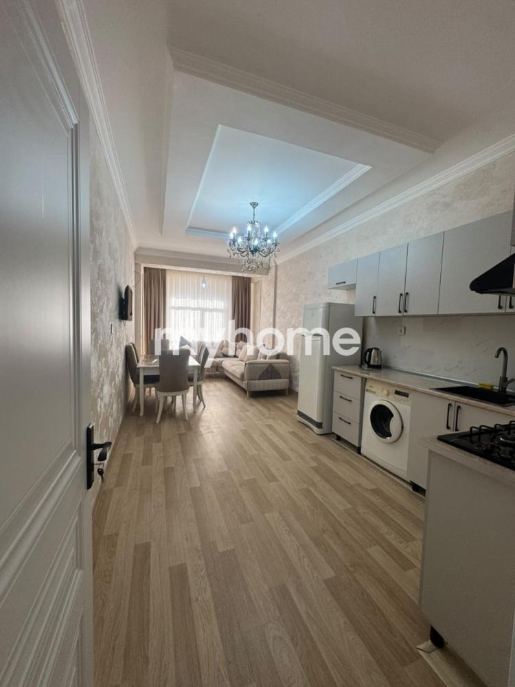  Yeni Yasamal qəsəbəsində 76m² mənzil satılır