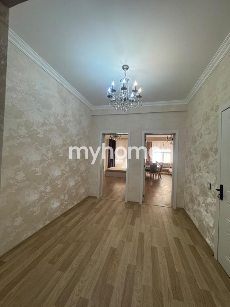  Yeni Yasamal qəsəbəsində 76m² mənzil satılır