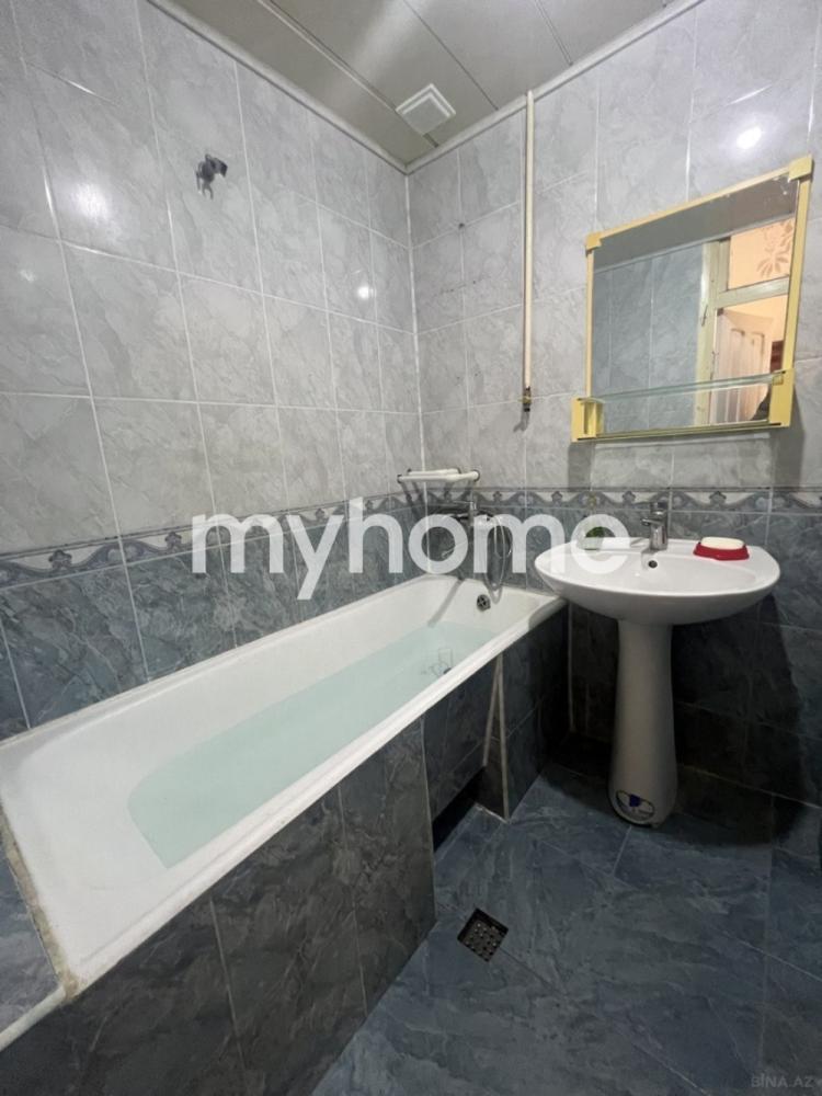  Yeni Günəşli qəsəbəsində 75m² mənzil satılır