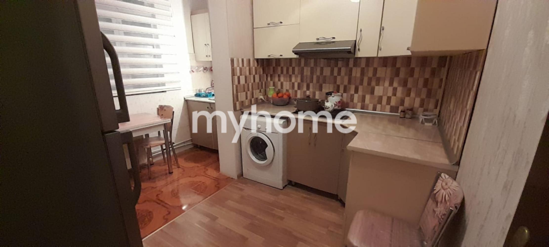  Yeni Günəşli qəsəbəsində 80m² mənzil satılır