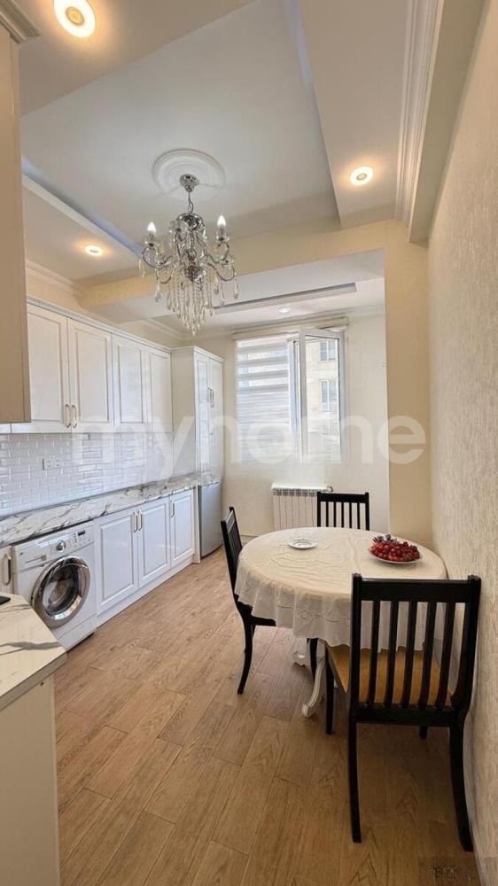  Saray qəsəbəsində 86m² mənzil satılır