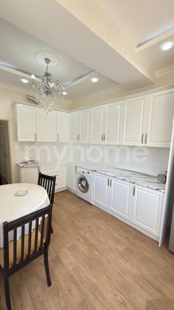  Saray qəsəbəsində 86m² mənzil satılır