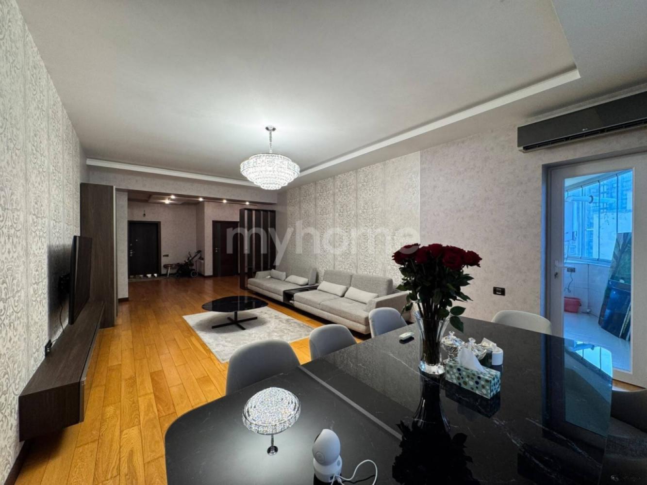  Bakı şəhərində 158m² mənzil satılır