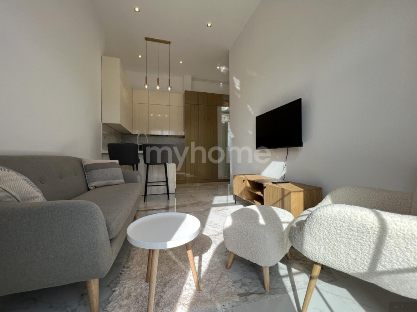  Ağ şəhər qəsəbəsində 65m² mənzil kirayə verilir