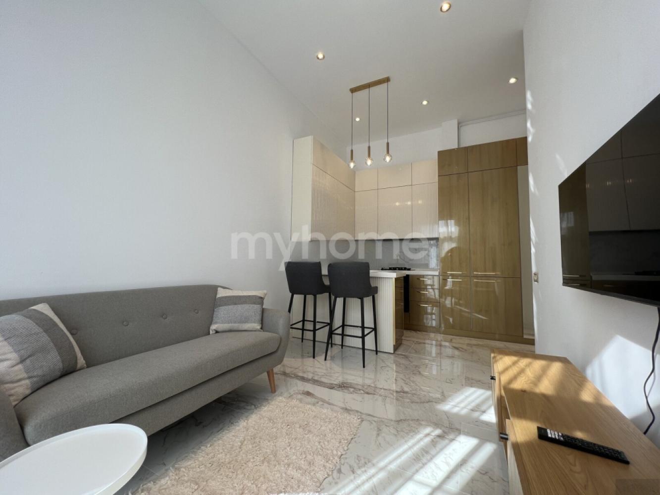  Ağ şəhər qəsəbəsində 65m² mənzil kirayə verilir