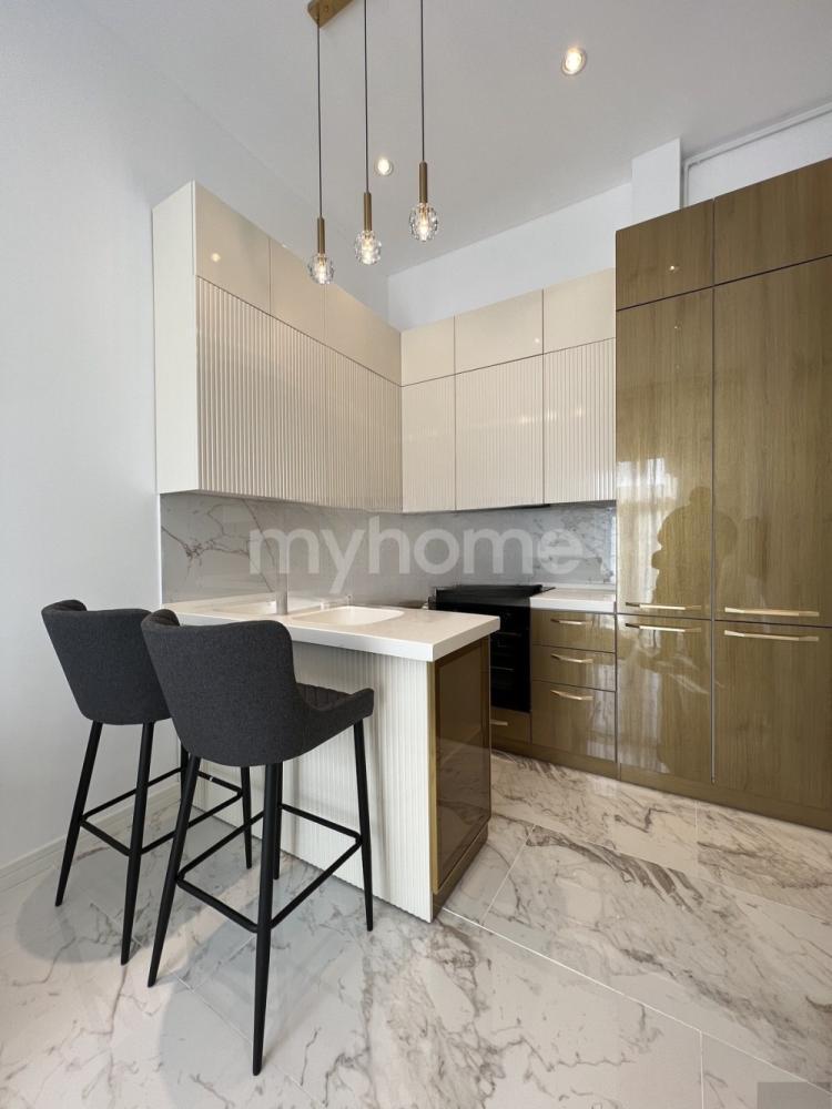  Ağ şəhər qəsəbəsində 65m² mənzil kirayə verilir