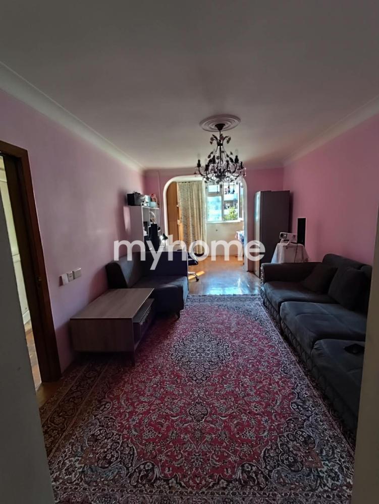  Yasamal qəsəbəsində 65m² mənzil satılır
