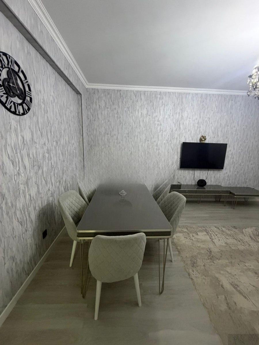  Lökbatan qəsəbəsində 154m² mənzil kirayə verilir
