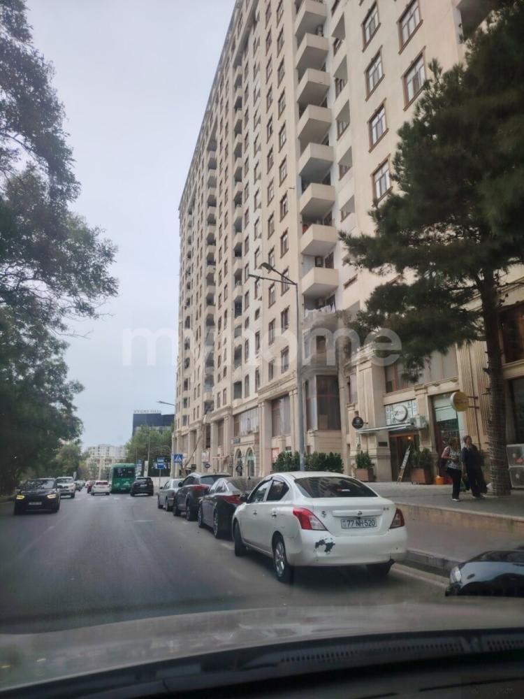  Əhmədli qəsəbəsində 110m² mənzil satılır
