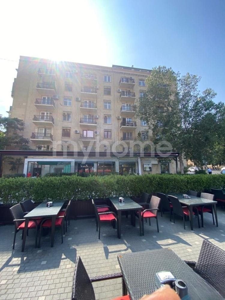  Yasamal qəsəbəsində 100m² mənzil satılır