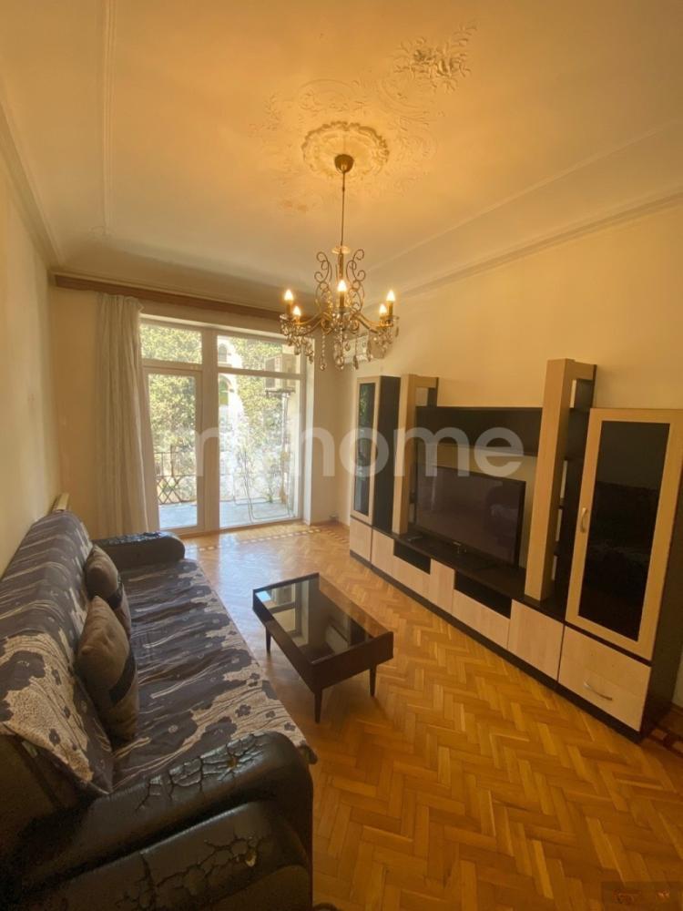 Yasamal qəsəbəsində 100m² mənzil satılır