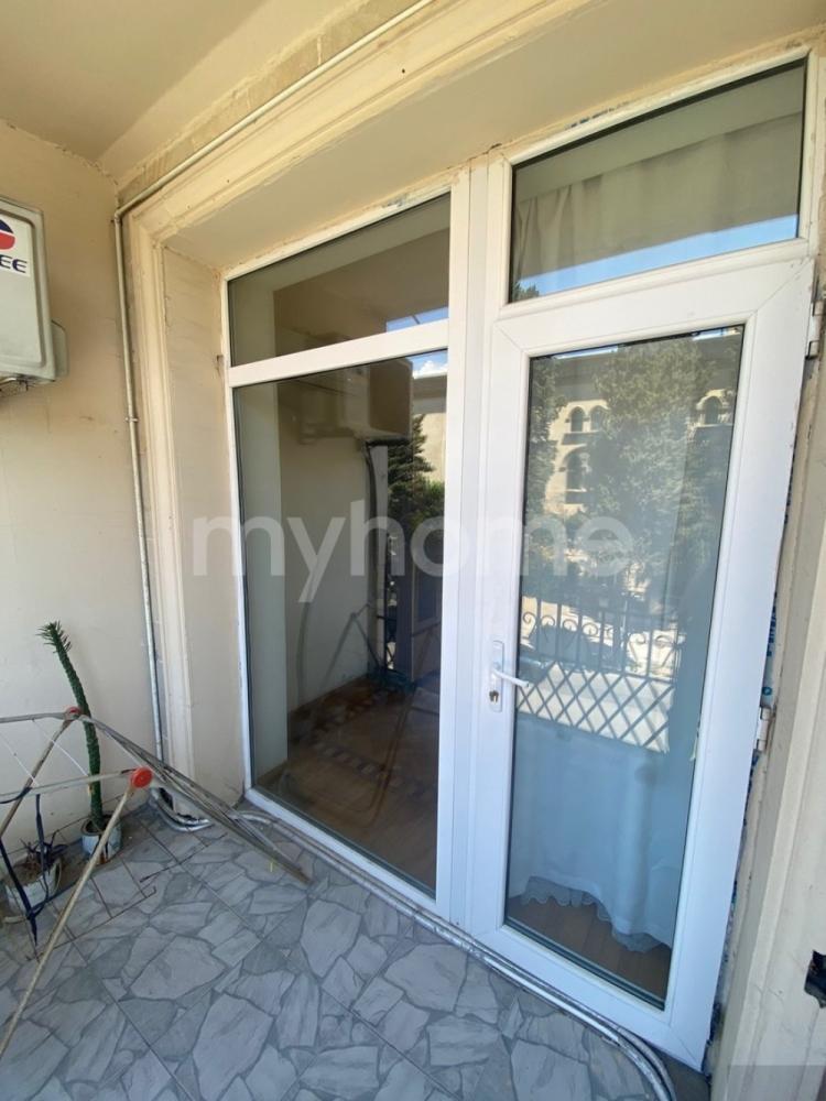  Yasamal qəsəbəsində 100m² mənzil satılır