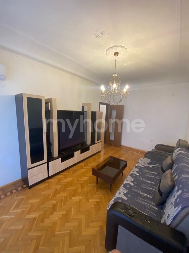  Yasamal qəsəbəsində 100m² mənzil satılır