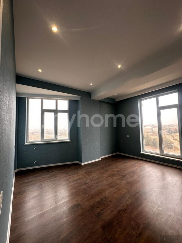  Saray qəsəbəsində 102m² mənzil satılır