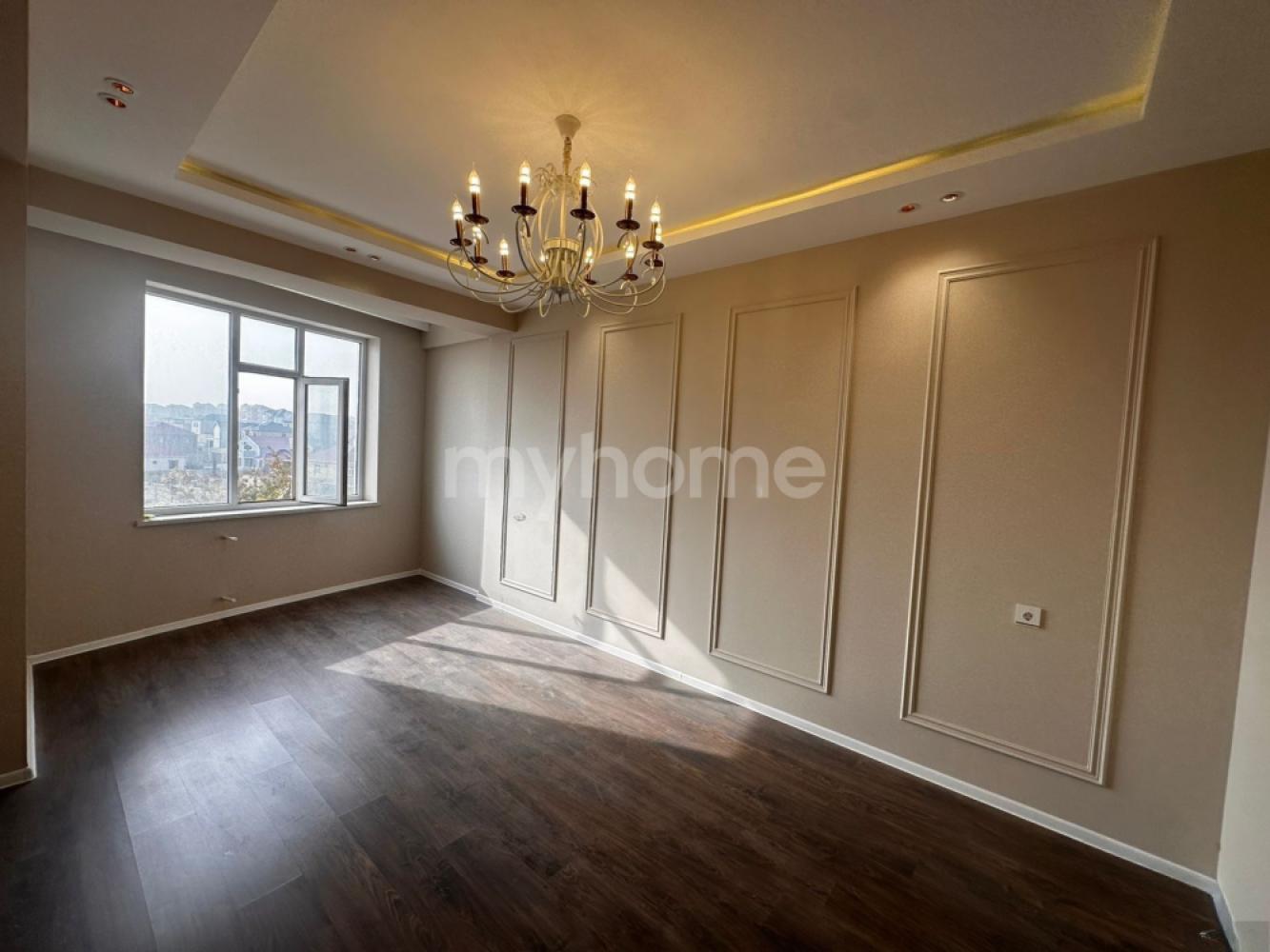  Saray qəsəbəsində 102m² mənzil satılır