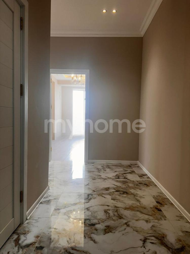  Saray qəsəbəsində 102m² mənzil satılır