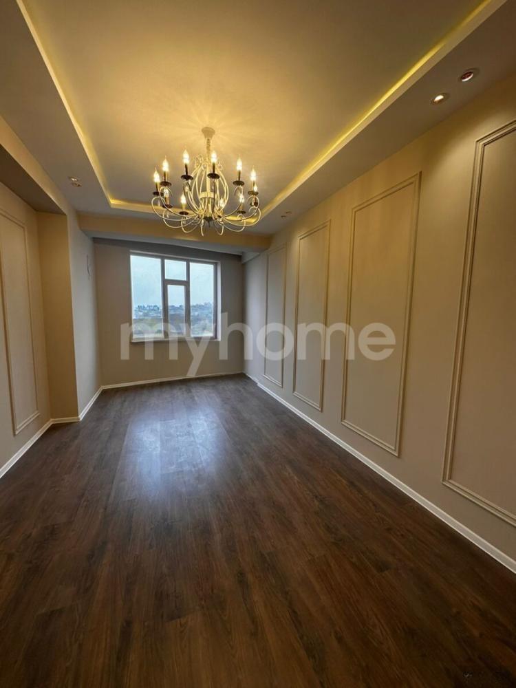  Saray qəsəbəsində 102m² mənzil satılır