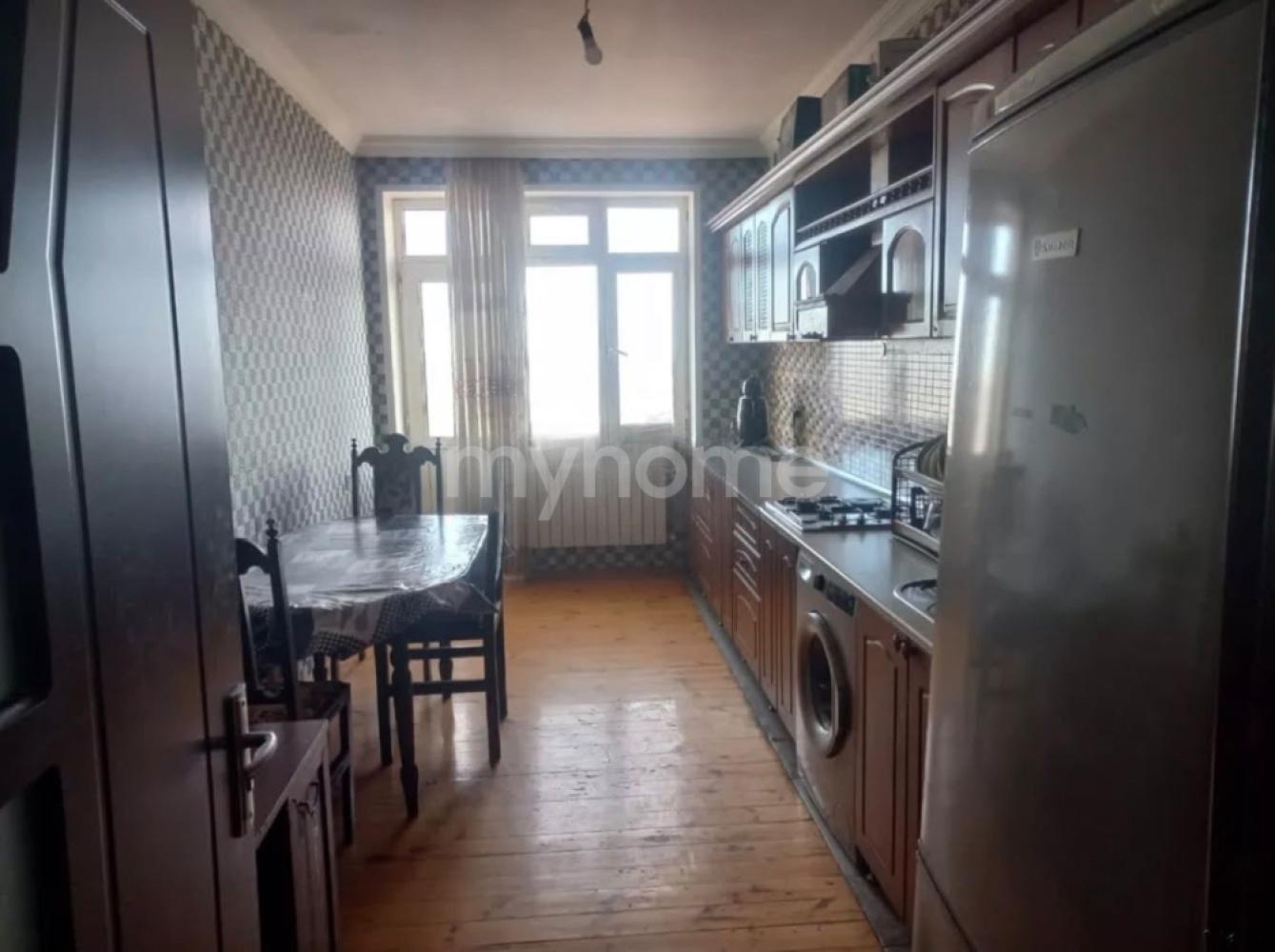  Bakı şəhərində 100m² mənzil kirayə verilir