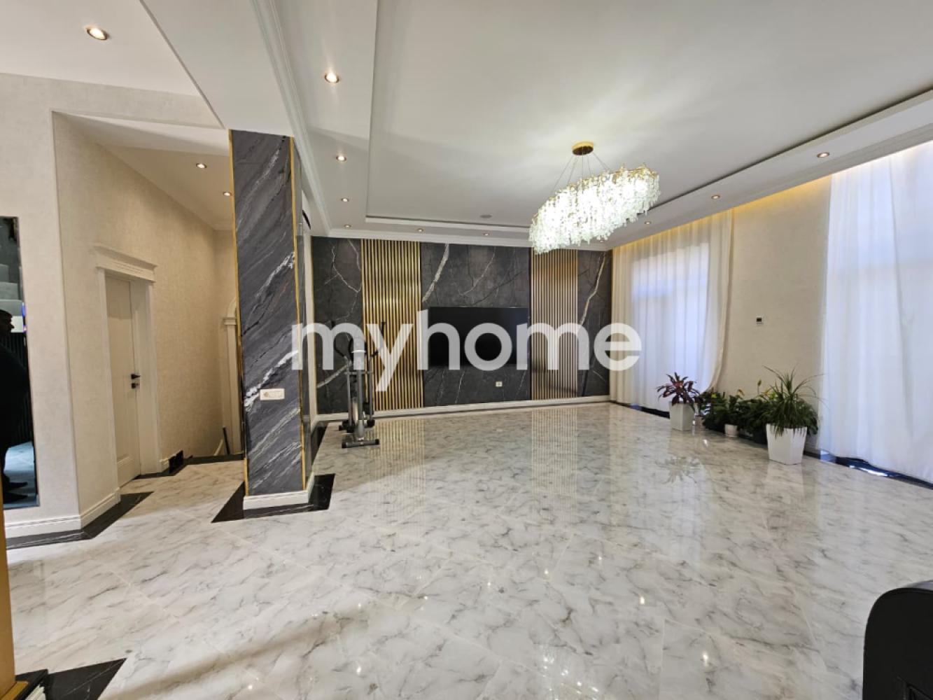  Bakıxanov qəsəbəsində 428m² həyət evi satılır