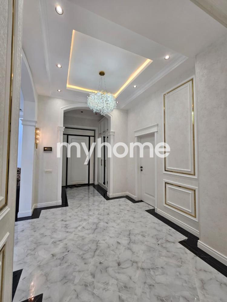  Bakıxanov qəsəbəsində 428m² həyət evi satılır