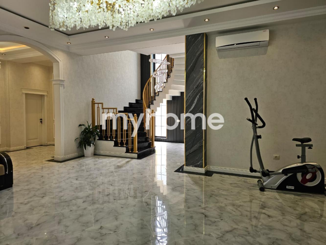  Bakıxanov qəsəbəsində 428m² həyət evi satılır