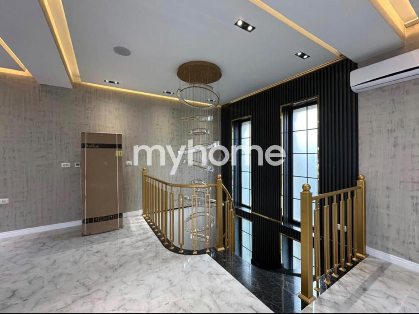 Bakıxanov qəsəbəsində 428m² həyət evi satılır