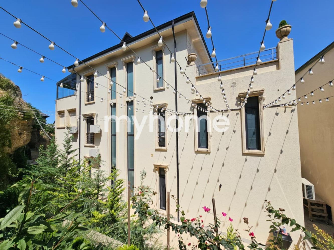  Bakıxanov qəsəbəsində 428m² həyət evi satılır