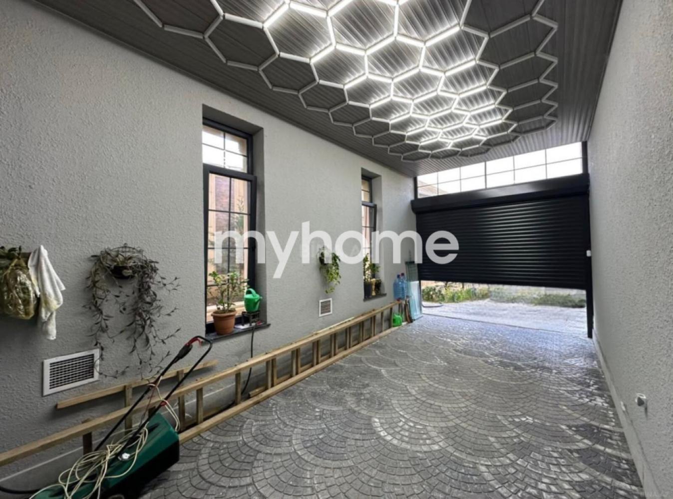  Bakıxanov qəsəbəsində 428m² həyət evi satılır