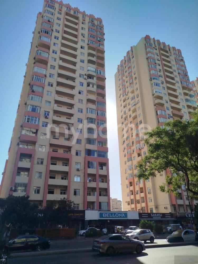  Bakı şəhərində 103m² mənzil satılır