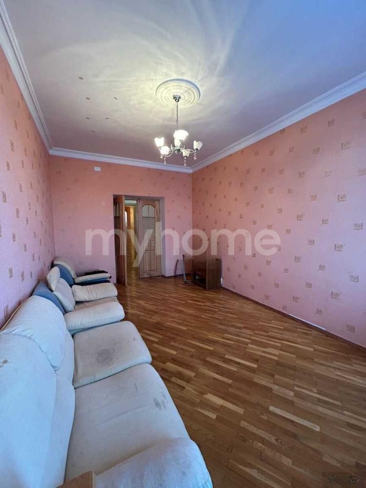  Bakı şəhərində 72m² mənzil kirayə verilir