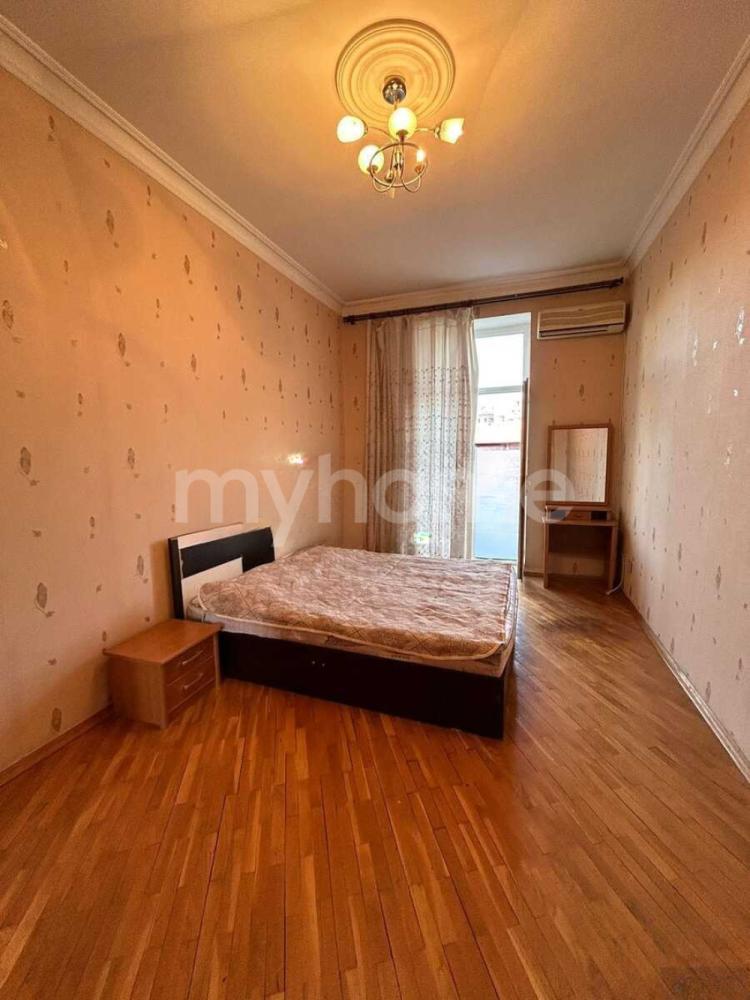  Bakı şəhərində 72m² mənzil kirayə verilir