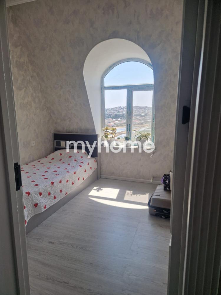 Binəqədi qəsəbəsində 60m² mənzil satılır Binəqədi qəsəbəsində 60m² mənzil satılır