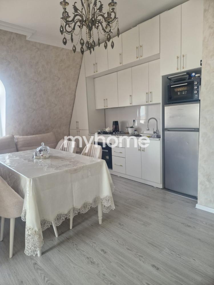 Binəqədi qəsəbəsi 60m² mənzil satılır