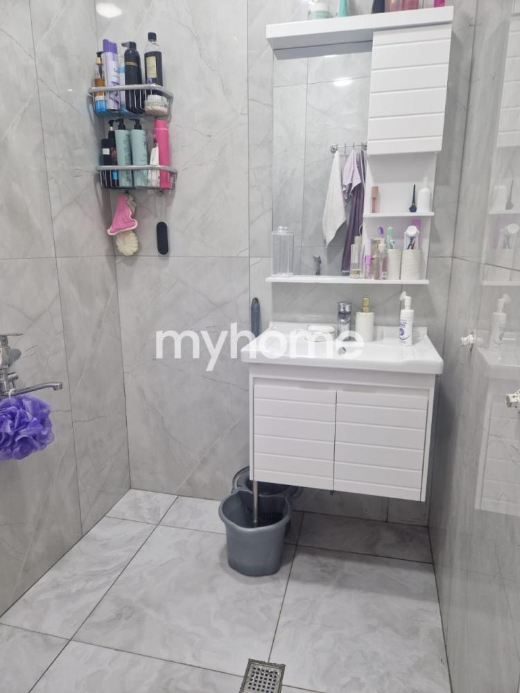 Binəqədi qəsəbəsində 60m² mənzil satılır Binəqədi qəsəbəsində 60m² mənzil satılır