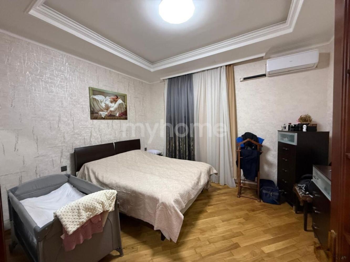  Badamdar qəsəbəsində 150m² mənzil satılır