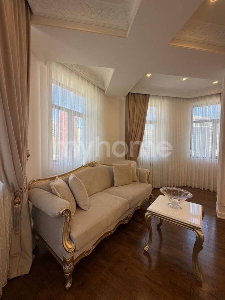  28 May qəsəbəsində 160m² mənzil satılır