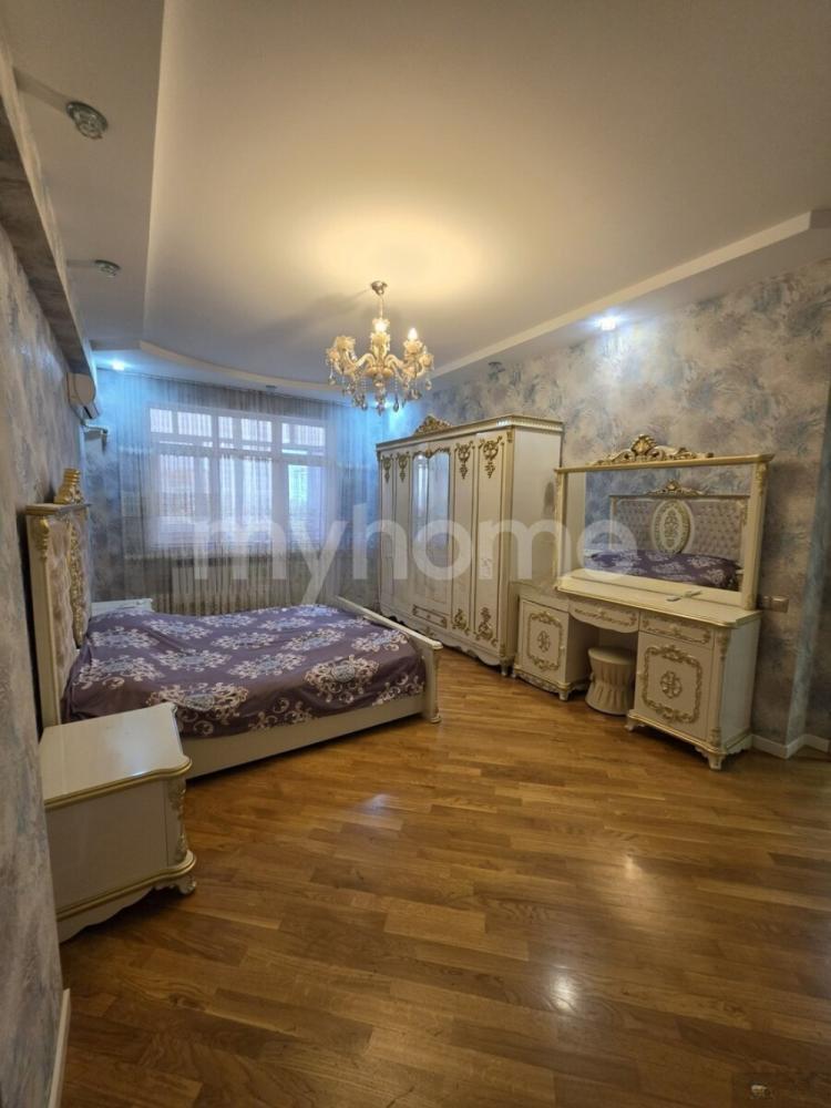  Bakı şəhərində 135m² mənzil kirayə verilir