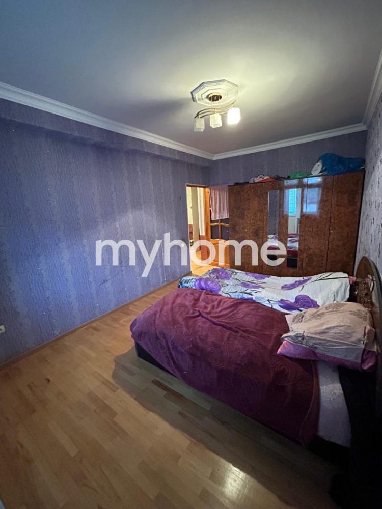  Yeni Yasamal qəsəbəsində 72m² mənzil satılır