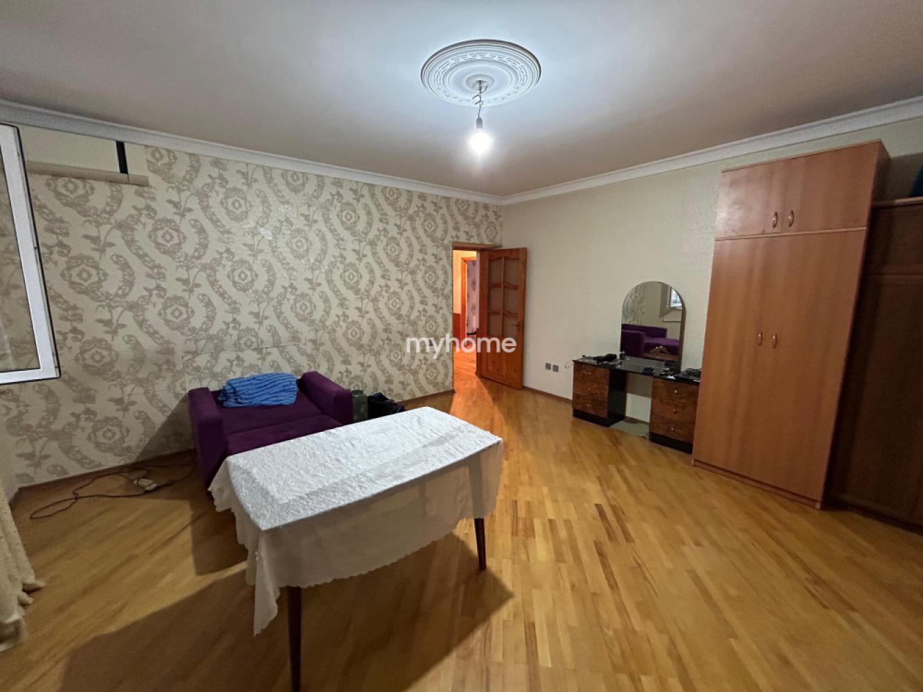  Yeni Yasamal qəsəbəsində 72m² mənzil satılır