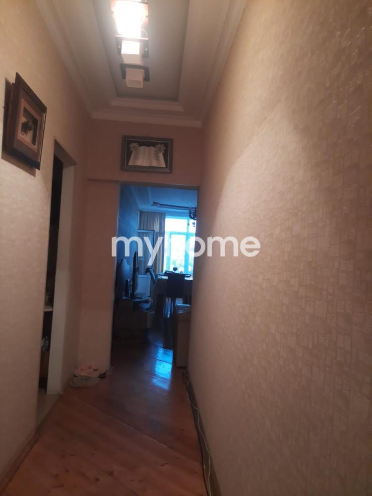  Əhmədli qəsəbəsində 66m² mənzil satılır