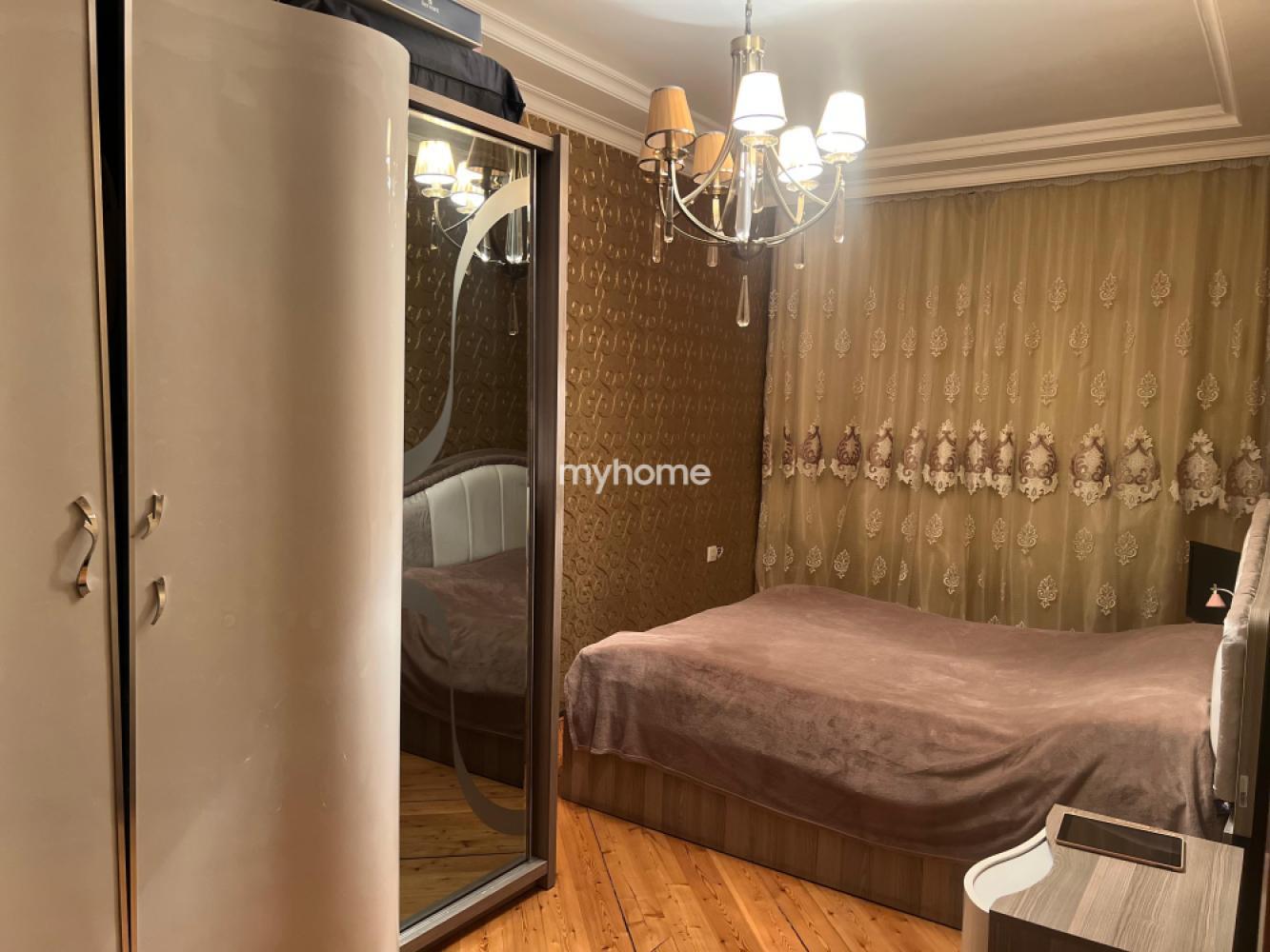  Əhmədli qəsəbəsində 66m² mənzil satılır