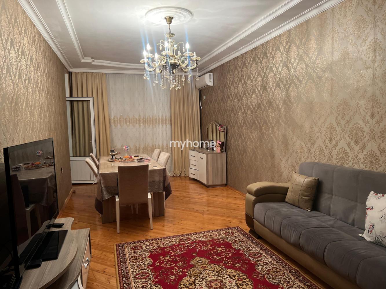  Əhmədli qəsəbəsində 66m² mənzil satılır