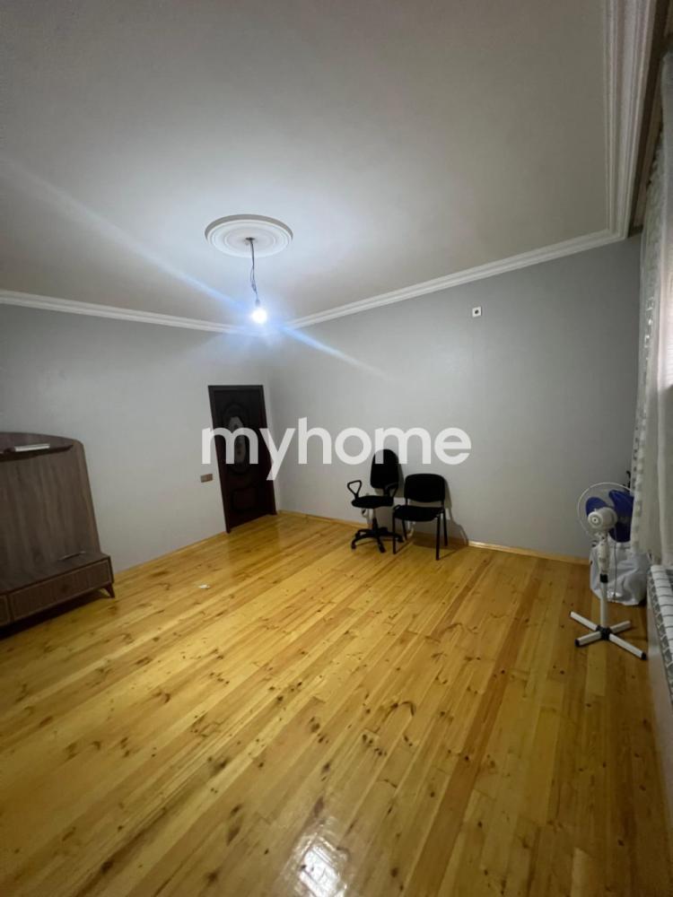 Qaraçuxur qəsəbəsində 260m² həyət evi satılır Qaraçuxur qəsəbəsində 260m² həyət evi satılır