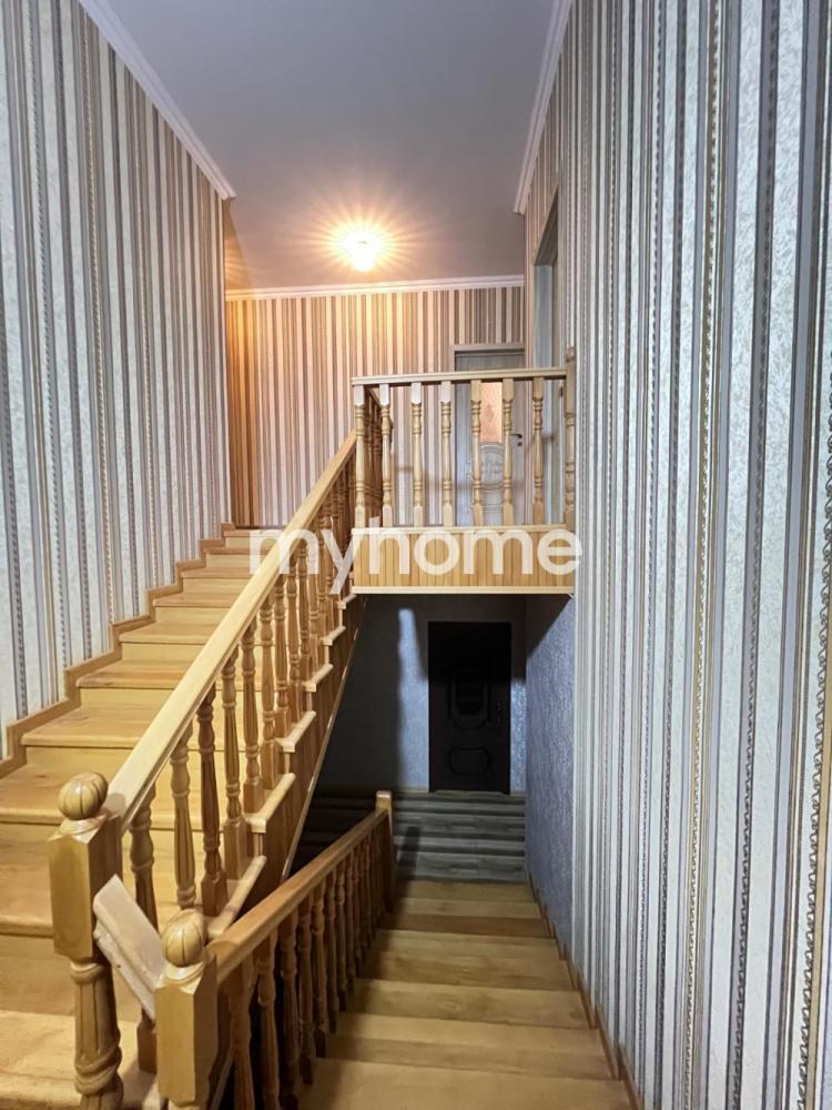 Qaraçuxur qəsəbəsi 260m² həyət evi satılır
