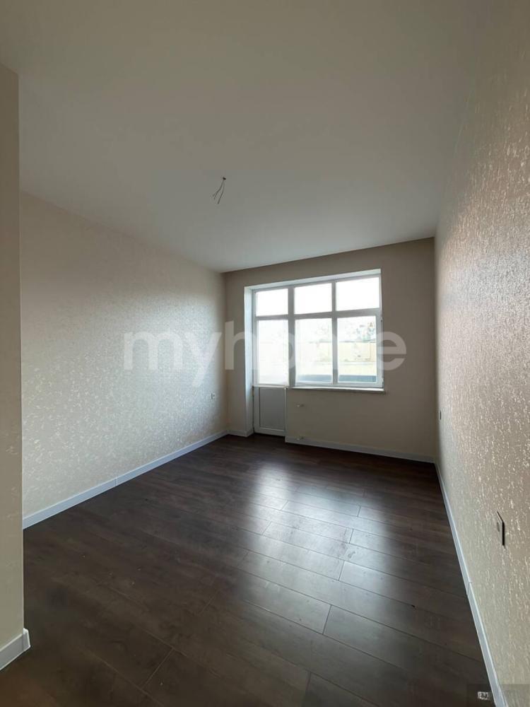  6-cı mikrorayon qəsəbəsində 72m² mənzil satılır