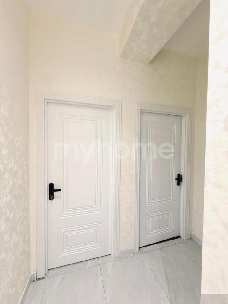  6-cı mikrorayon qəsəbəsində 72m² mənzil satılır