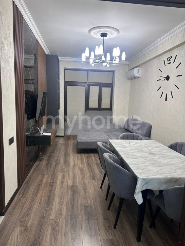  Sumqayıt şəhərində 74m² mənzil kirayə verilir